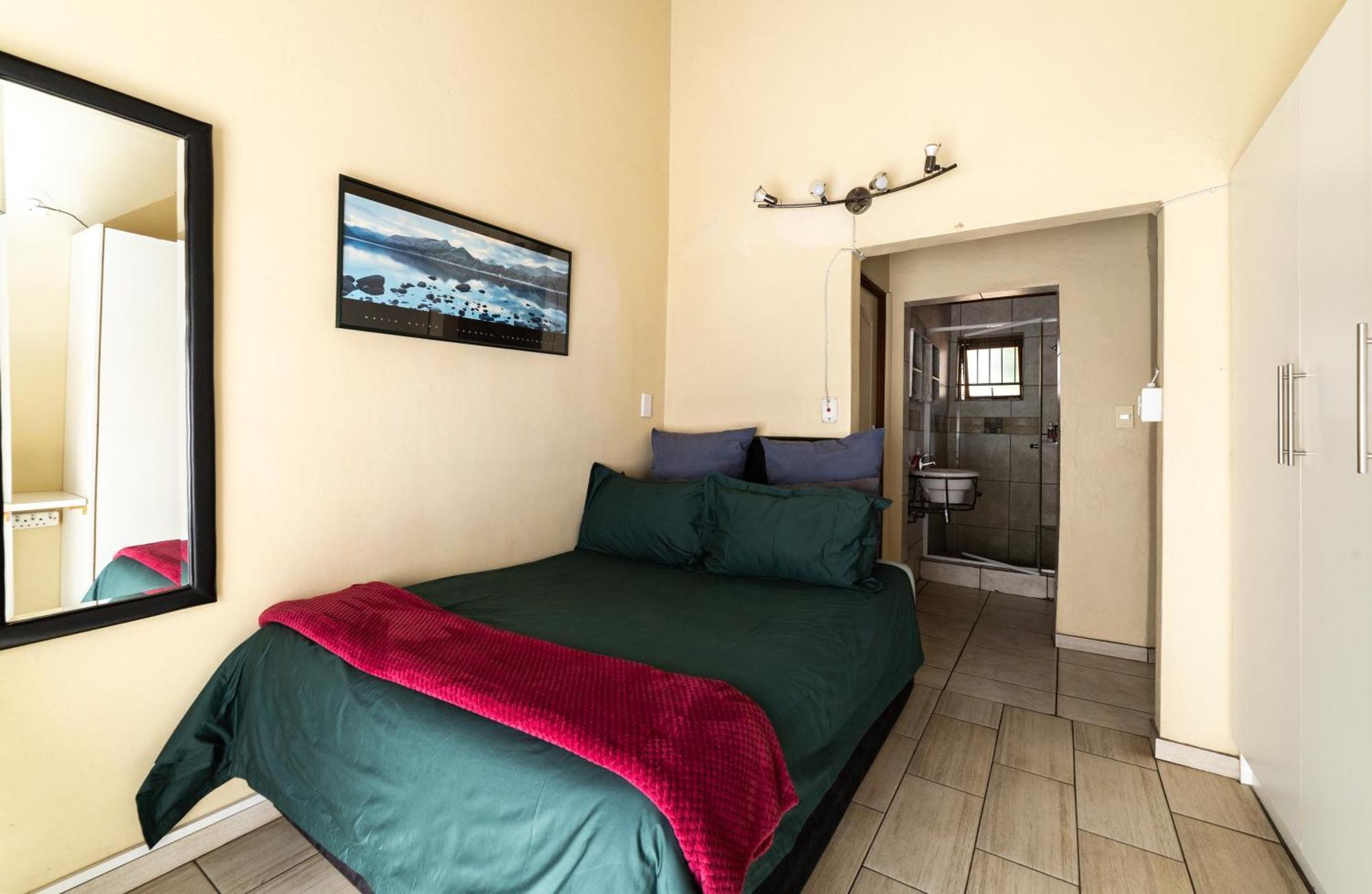 Thatch Haven Guesthouse Центурион Экстерьер фото